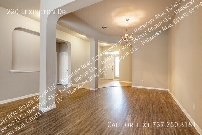 Photo - 220 Lexington Dr