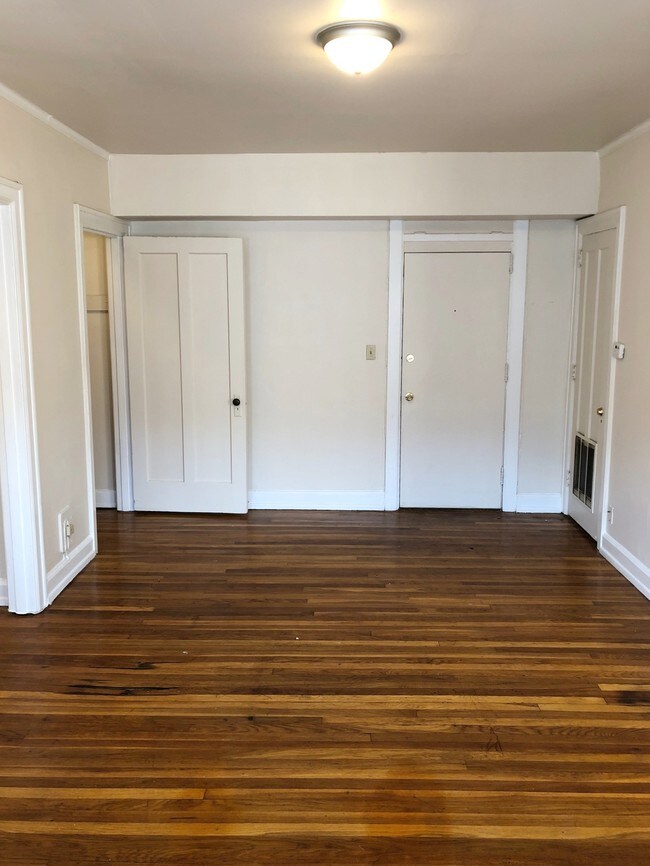 Photo - 1 & 2 Bedroom Apartments in Downtown Indianapolis - Meridian Plaza Awaits You!