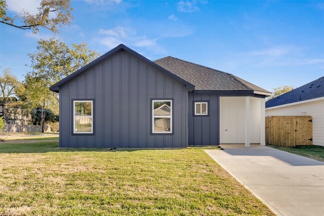 Photo - 401 E Martin Luther King Blvd