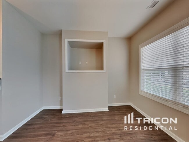 Photo - 5816 Wynmore Road