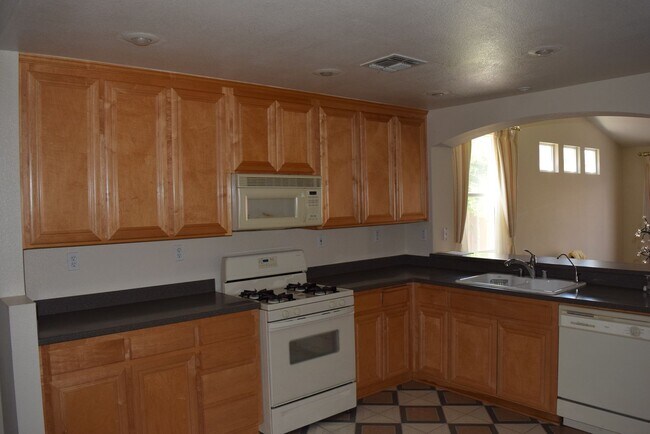 Photo - Spacious 5-Bedroom Home for Rent