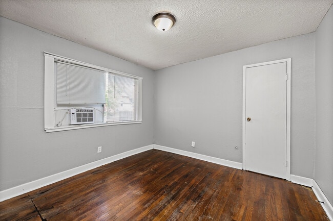 Photo - Hyde Park Apartments