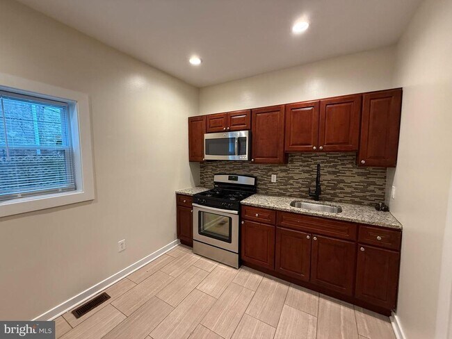 Photo - 1304 N 25th St