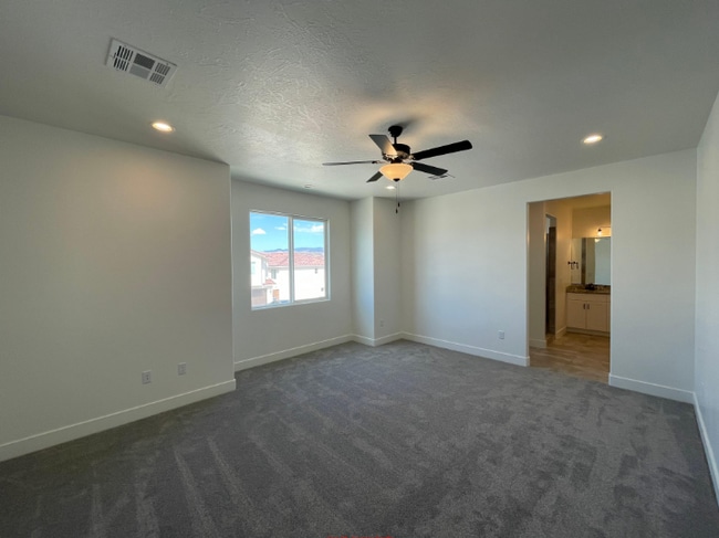 Photo - 272 N 2470 W