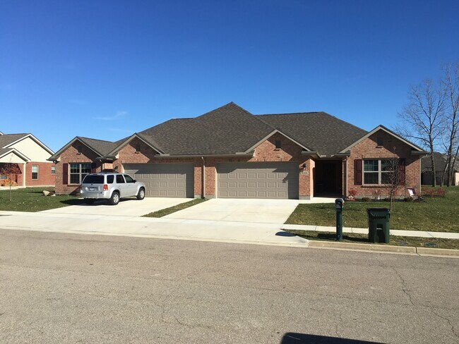Building Photo - Laurel Creek Apts, 2225/2227 Shamrock Ln Unit 2227 Shamrock Ln.
