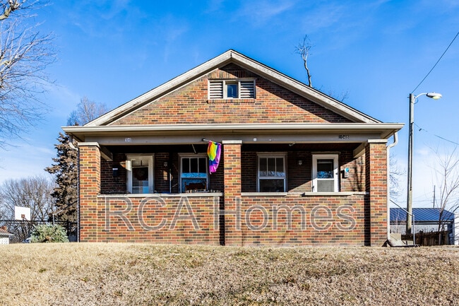 Photo - 1048 E Bradbury Ave