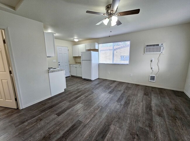 Building Photo - 5880gr Unit 3