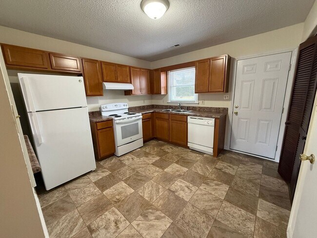 Photo - Nice 2 bedroom, 2 bath Duplex