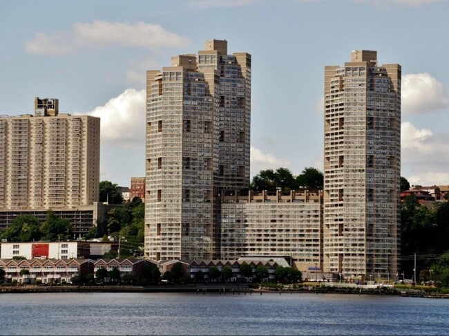 Building Photo - 7000 JFK Blvd E Unit 42H