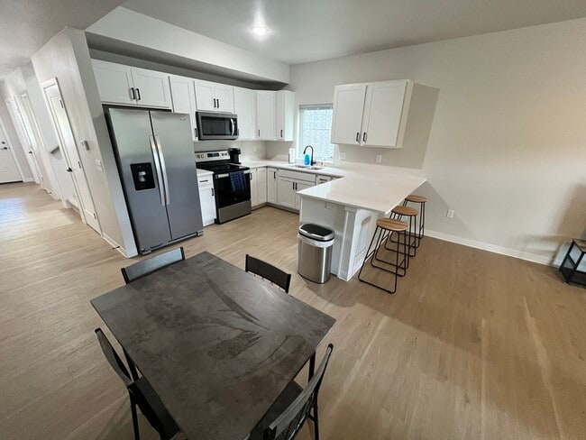 Photo - 400 S Dodge St