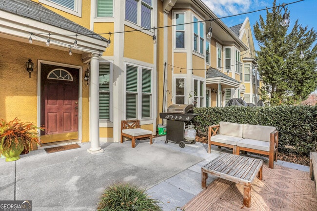 Photo - 375 Highland Ave NE