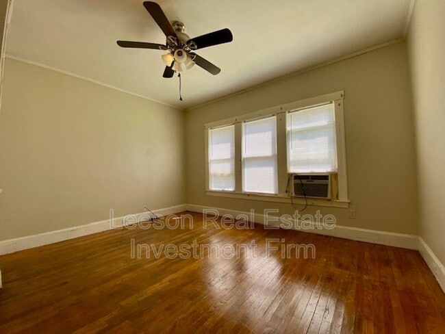 Photo - 649 Merrick St