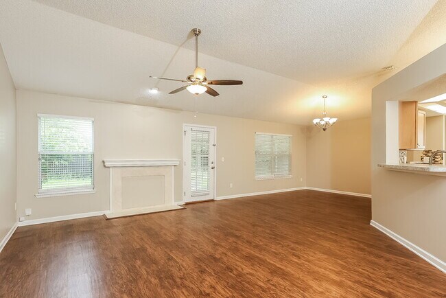 Photo - 338 Wildberry Ct