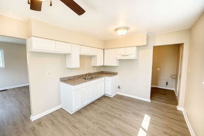 Photo - 1133 N Tremont St