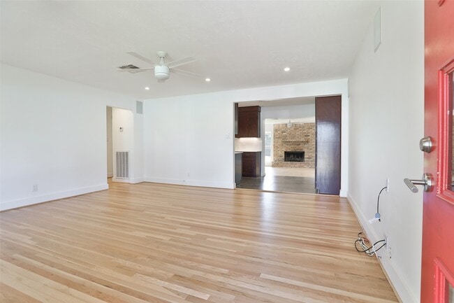 Photo - 4613 Libbey Dr