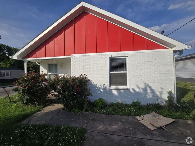 Building Photo - Welcome to The Buchanan Retreat – Modern 4... Rental