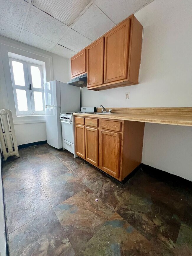 Photo - 1001 Clifton Ave Unit 2R