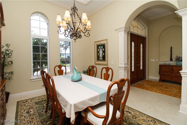 Photo - 481 Maunder Ct