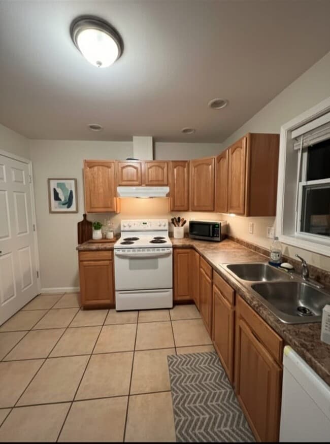 Photo - 319 Charles Ave