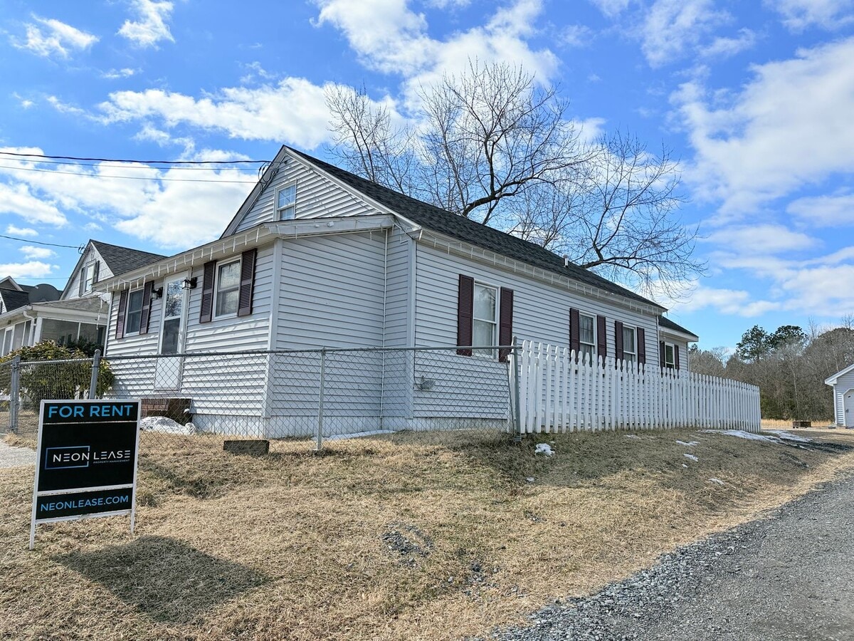 Photo - **COMING SOON** 3 Bed 2 Bath Home with Private Driveway Near Downtown Laurel