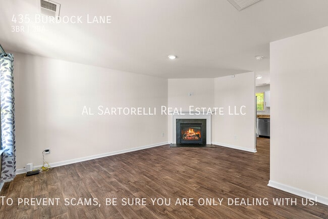 Photo - 435 Burdock Ln