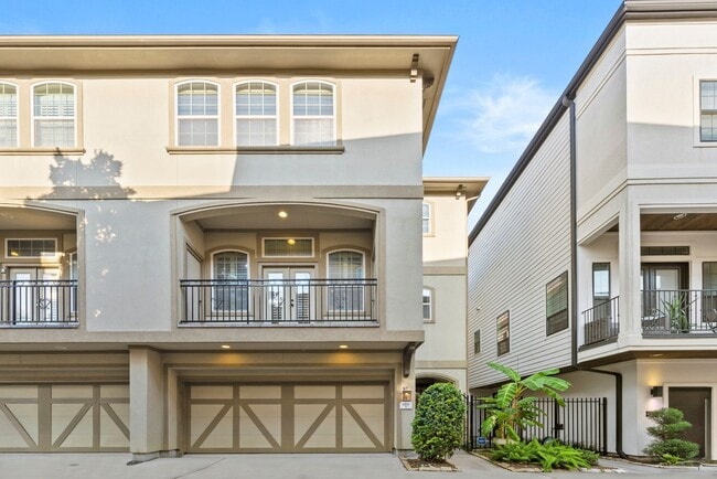 Building Photo - Stunning Single-Family Home in the Heart o...