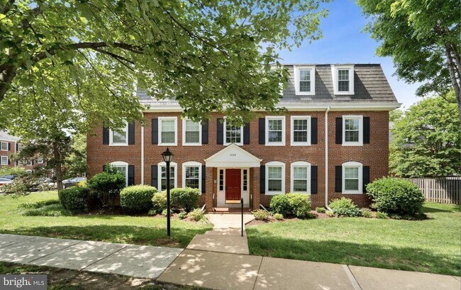 3008 S Abingdon St Unidad C2