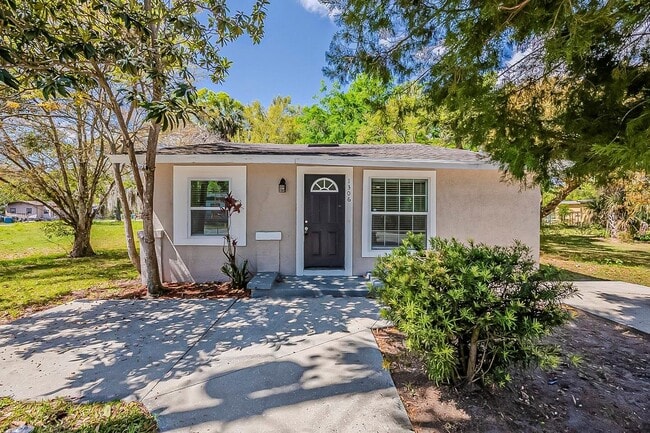 1306 Shepherd Ave