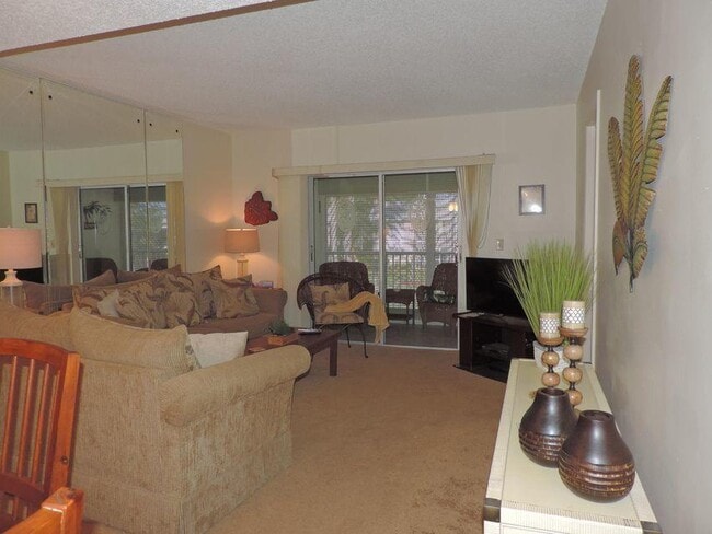 Photo - 18081 SE Country Club Dr Unit Bldg 10  100