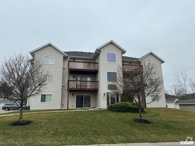Building Photo - 4600 Grand Ave Unit C10 Rental