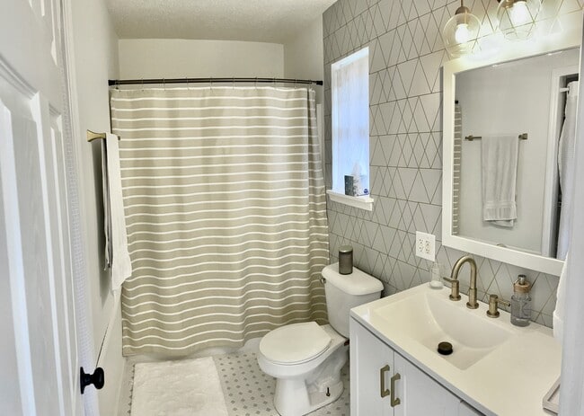 Photo - 1417 Rainbow Rd Unit 2