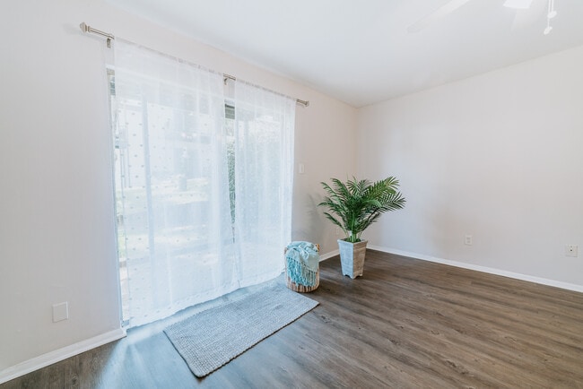 Kingswood Apartments