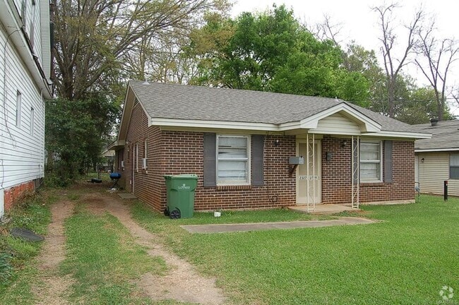 Building Photo - 2327 St Charles Ave Rental
