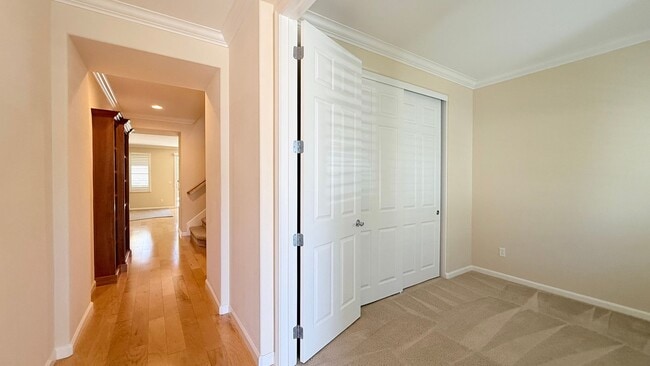 Photo - 304 Karelian St