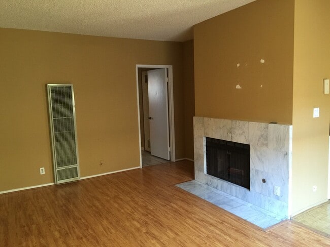 Photo - Cozy 2 Bed/2 Bath Condo with In-Unit Washe...