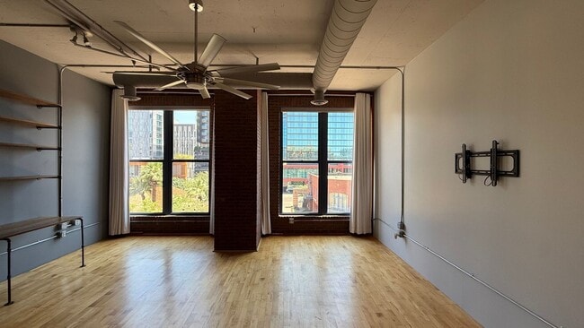 Photo - 21 E 6th St