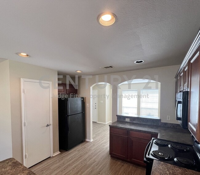 Photo - Beautifully Maintained 3/2/2 in NORTHWEST ...