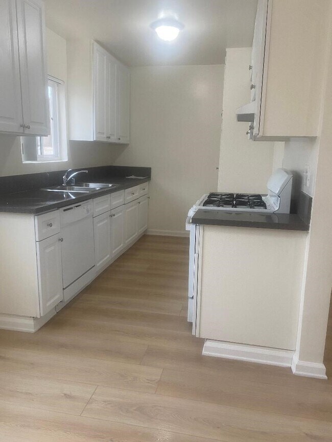 Photo - Lindley Garden Apartments