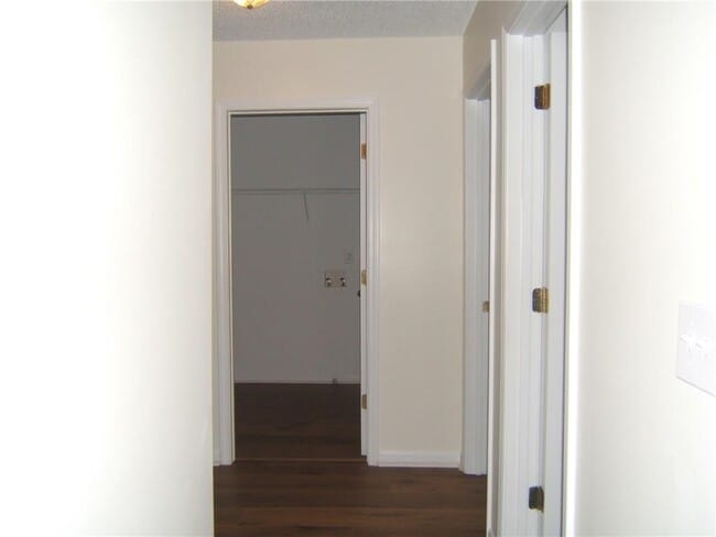 Photo - 7202 Georges Way