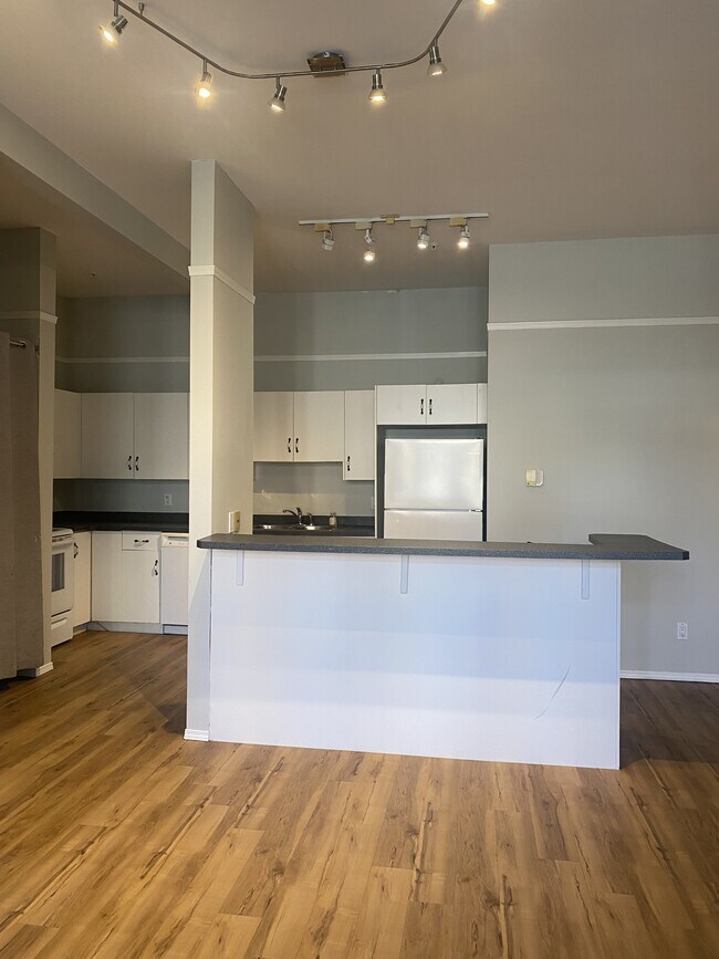 Photo - 1410-1412 2 St SW Unit 203