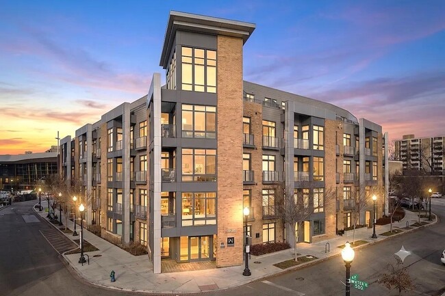 Building Photo - 525 Water St SW Unit 324