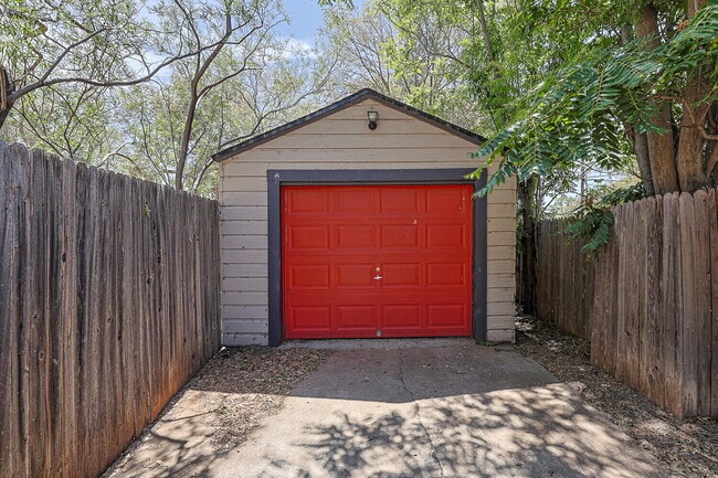 Photo - 2305 21st St