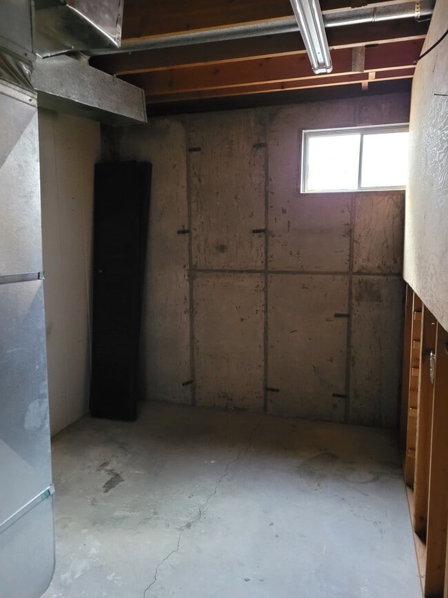 Photo - 2215 New Hampshire St