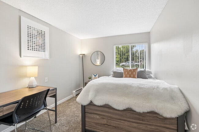 Paragon Renovated Furnished 1BR, 1BA - 600SF - Bedroom