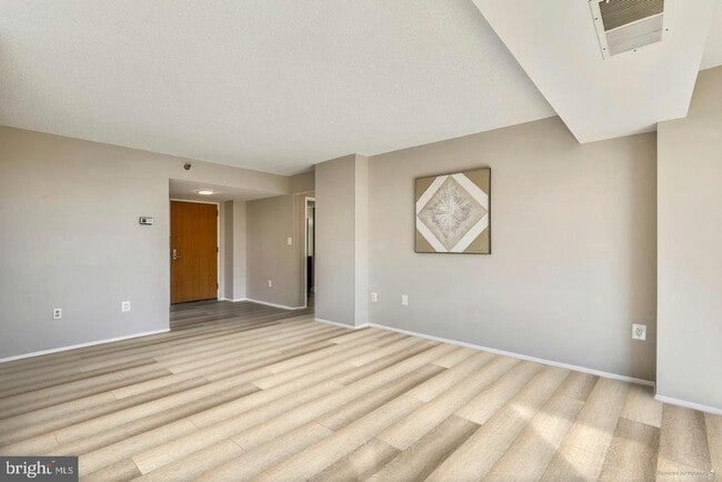 1808 Old Meadow Rd Unidad 910