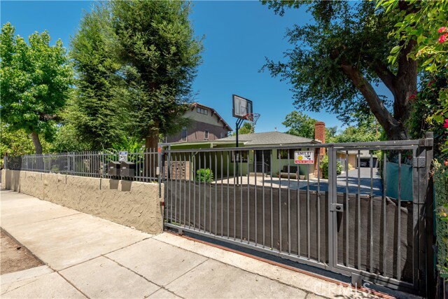 Photo - 4450 Matilija Ave