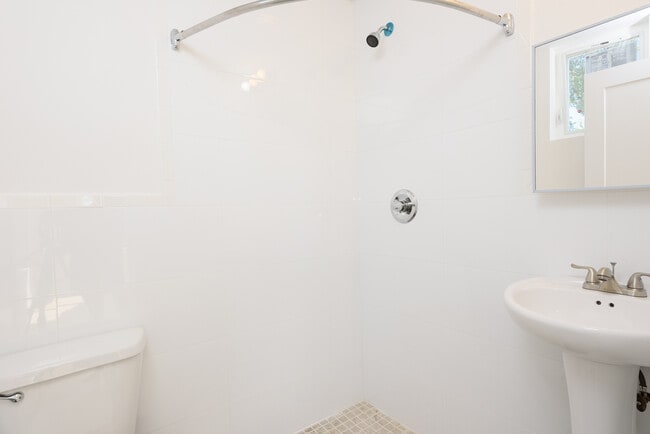 Photo - 1507 W Oxford St Unit B