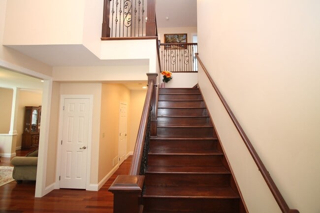 Photo - 4 Bedroom House For Rent