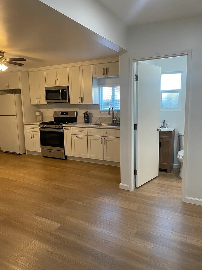 Photo - 11921 Hayford St Unit Back