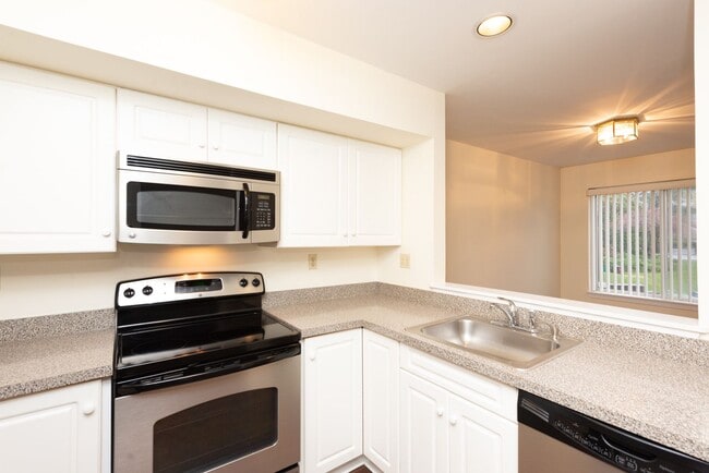 Photo - Rent in North Haven, convenient to everything!